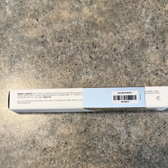 IL MAKIAGE Foundation Set - Black and White Packaging - Picture 5 of 6